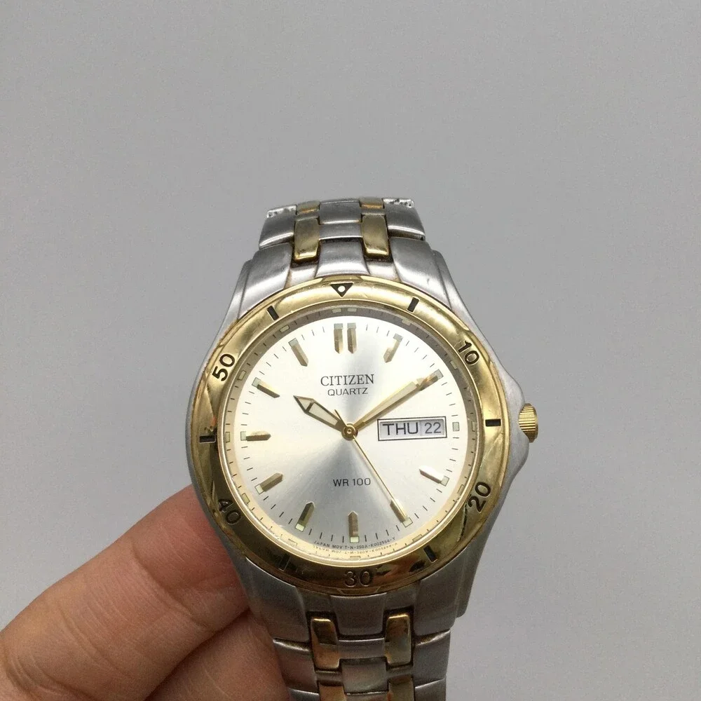 Vtg Citizen 250A-K001463 Mens Watch 37mm Two Tone Day Date New Battery 7.25